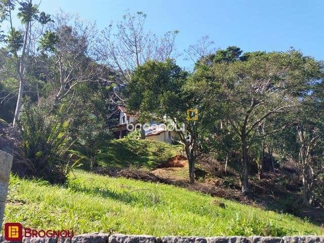 Casa de 3 quartos no Bairro Sambaqui — foto principal