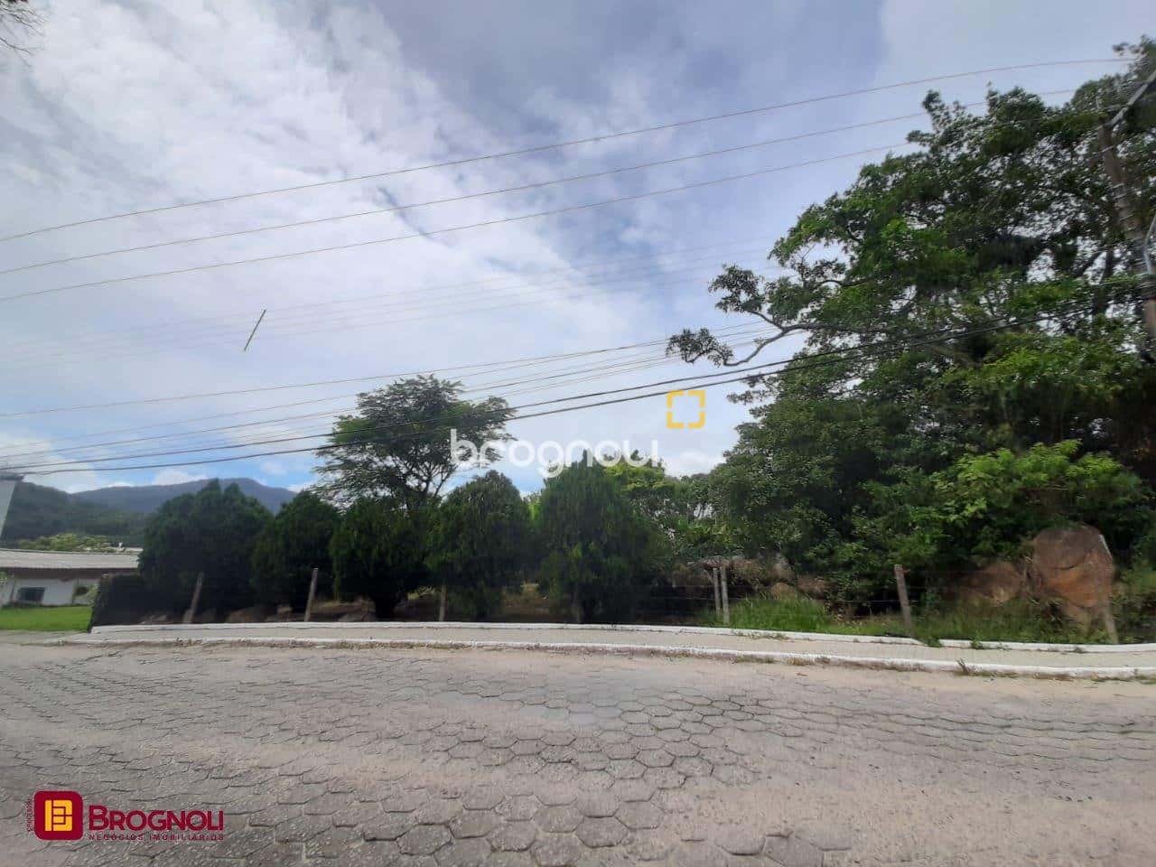 Terreno com 4.990m2, na Vargem Pequena — foto principal
