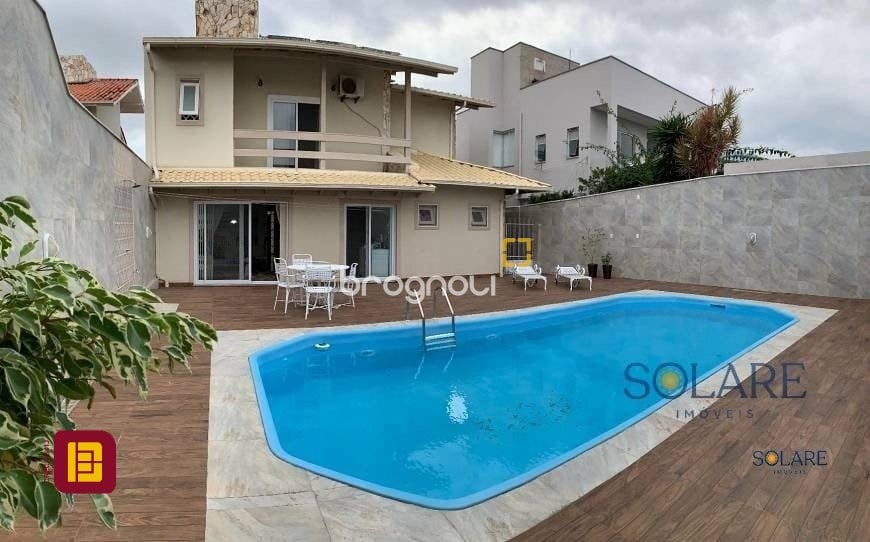 Casa à venda em Carianos, Florianópolis/SC — foto principal