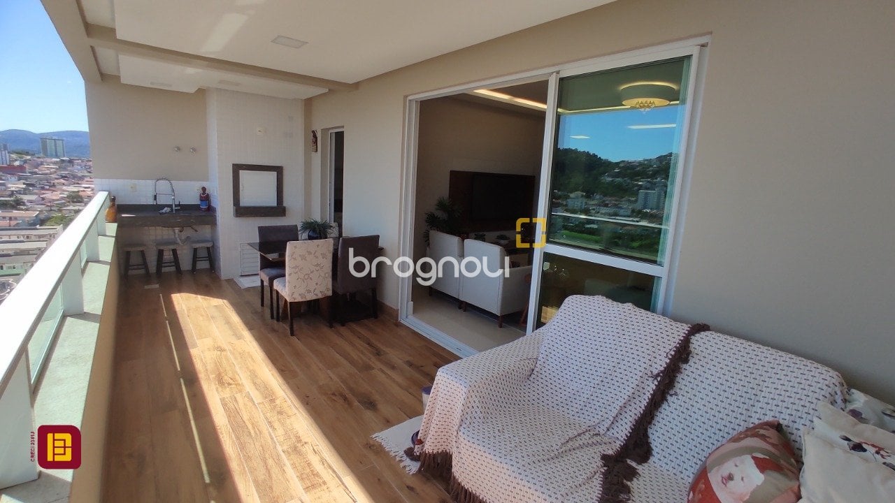 Apartamento à venda em Floresta, São José/SC — foto principal