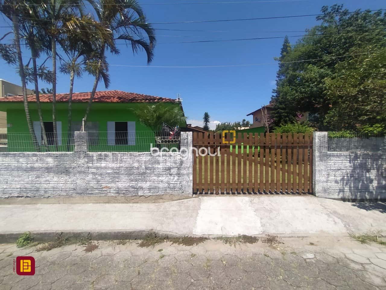 Casa Campeche 3 dormitórios Próximo escola.. — foto principal