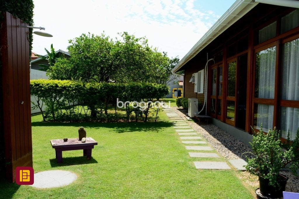 Casa à venda em Lagoa da Conceição, Florianópolis/SC — foto principal