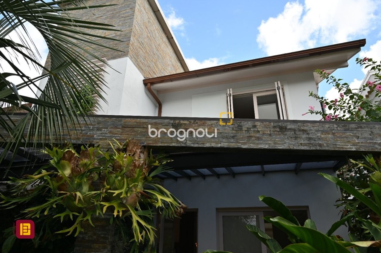 Casa em Condomínio à venda em Lagoa da Conceição, Florianópolis/SC — foto principal