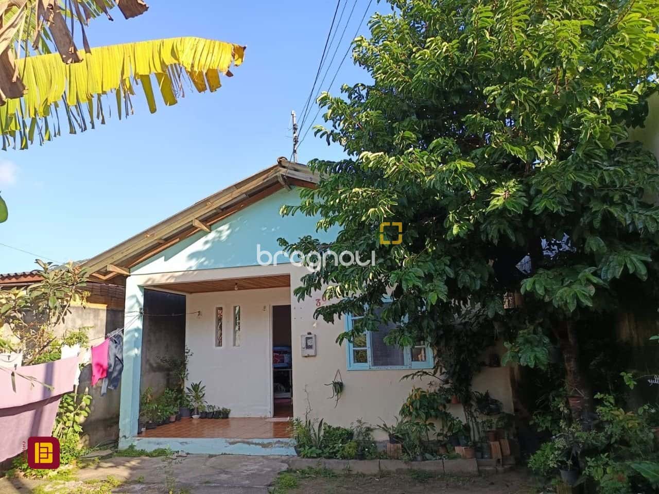 Casa com 2 quartos com escritura — foto principal