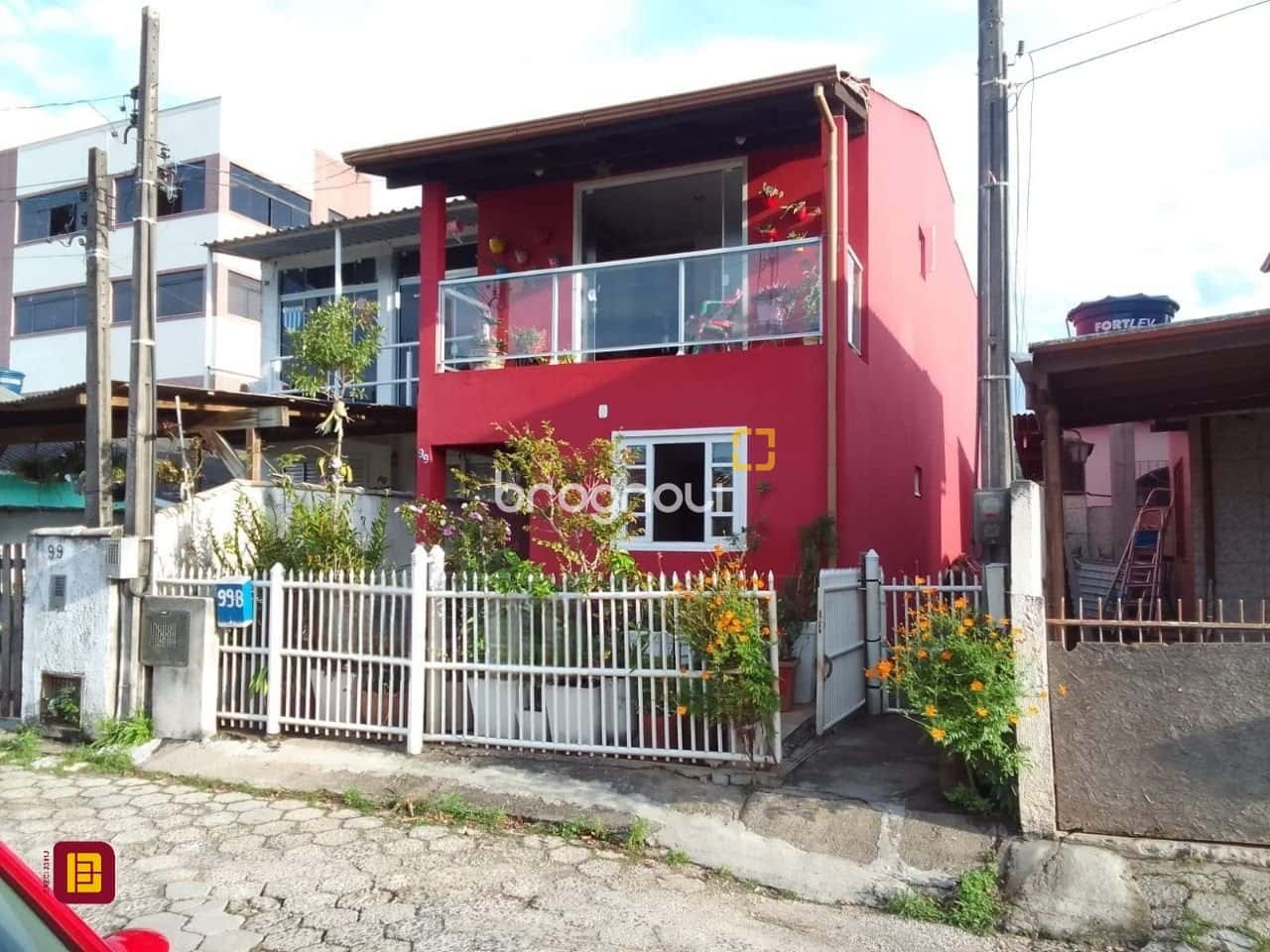 Casa 2 Dormitórios no Rio Tavares em Florianópolis SC — foto principal