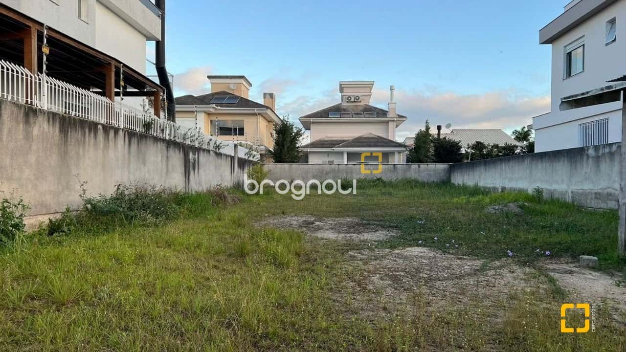 Terreno residencial no Carianos — foto principal