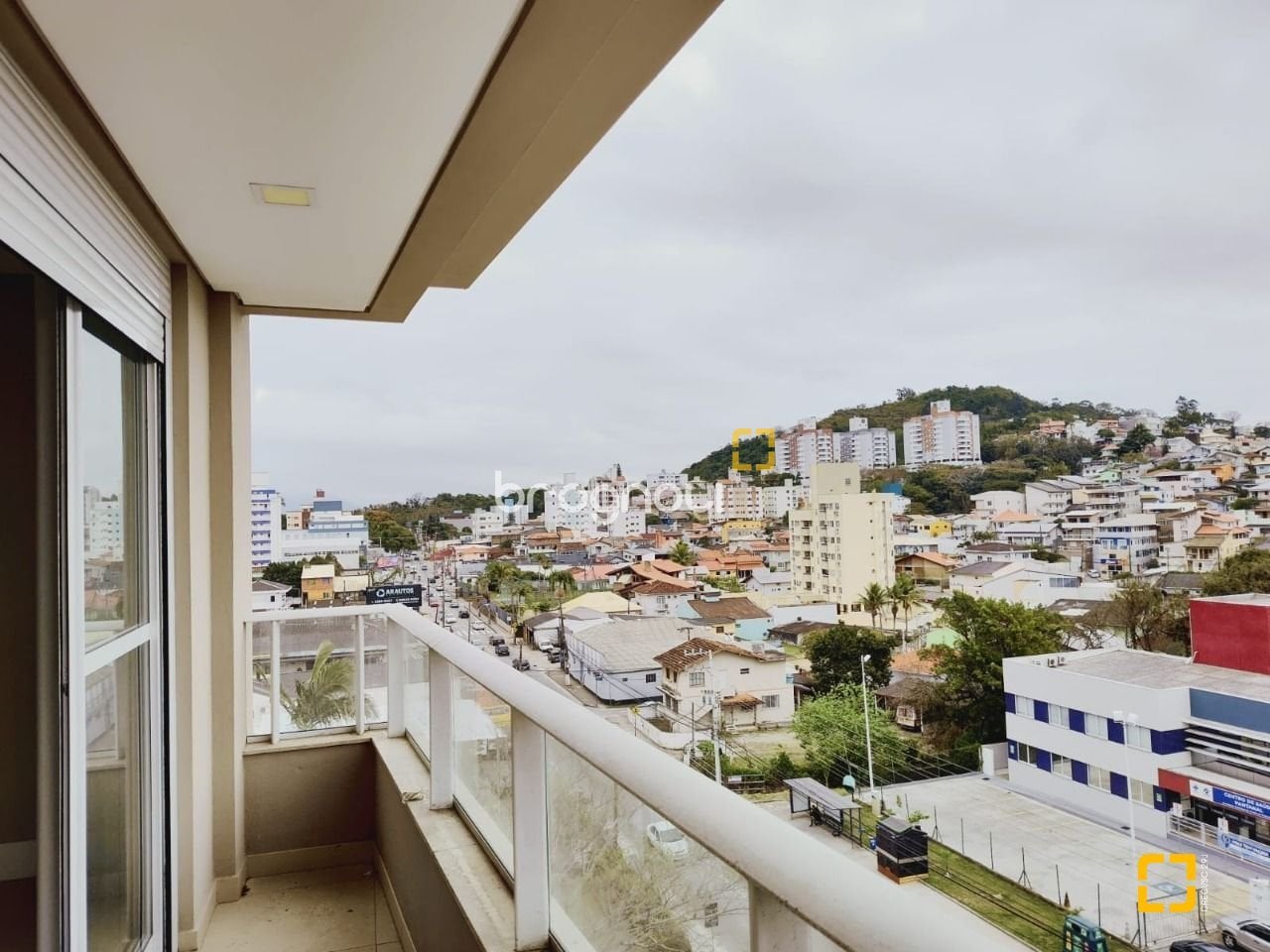 Apartamento à venda em Pantanal, Florianópolis/SC — foto principal