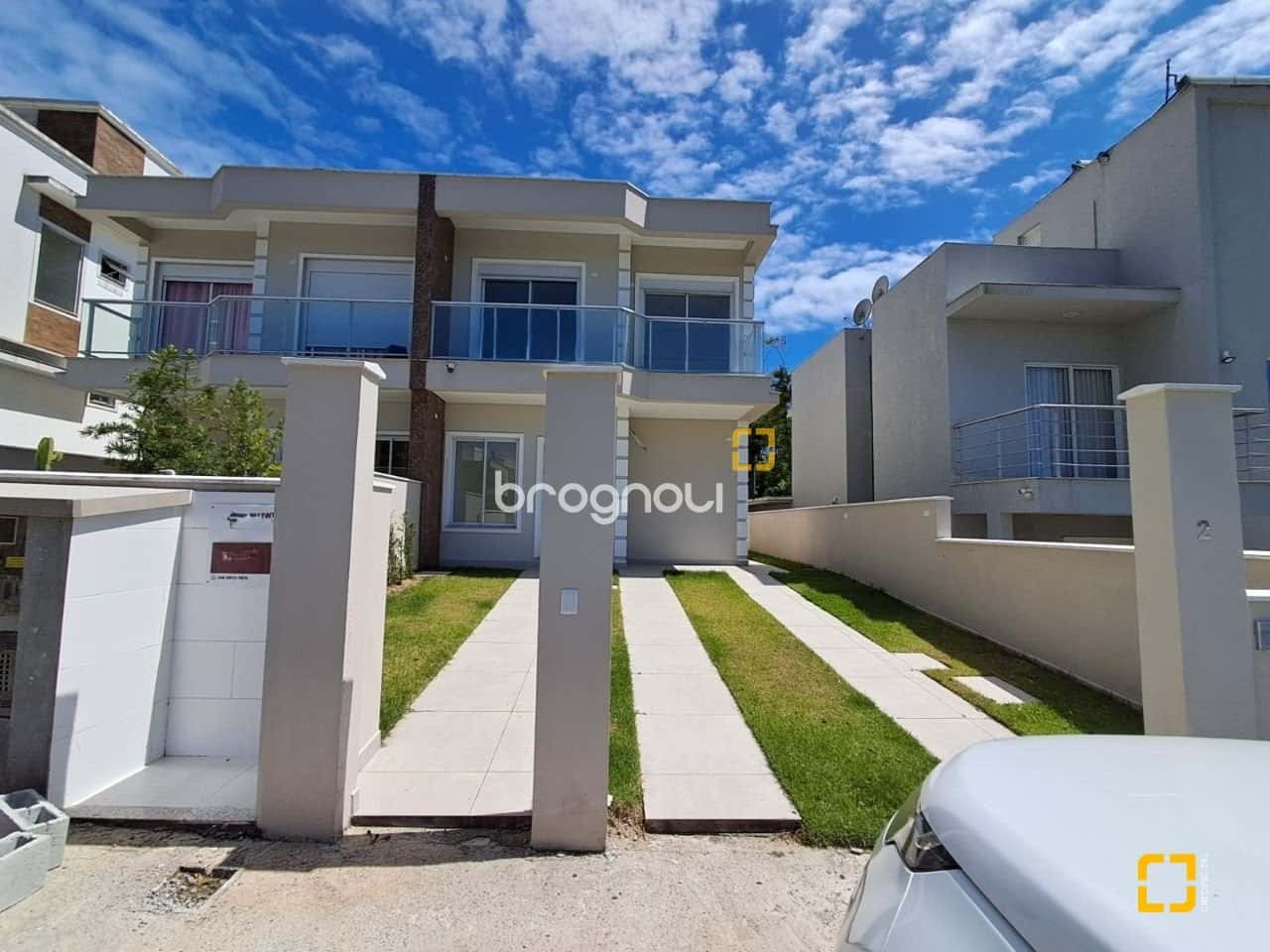 BROGNOLI VENDE- Casa com 04 suítes, em loteamento familiar, próximo ao Costão Golf. — foto principal
