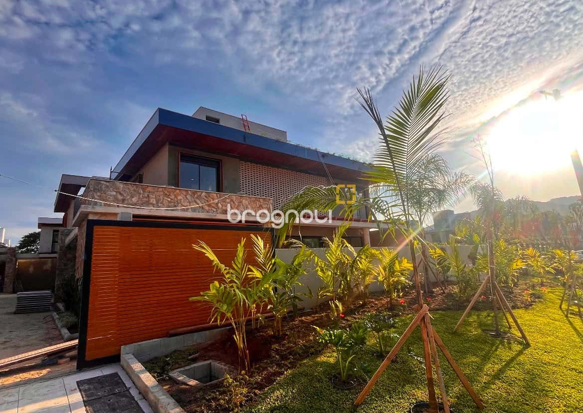 Casas Luxuosas à venda próximo ao mar no Projeto Bion Rio Tavares em Florianópolis SC — foto principal