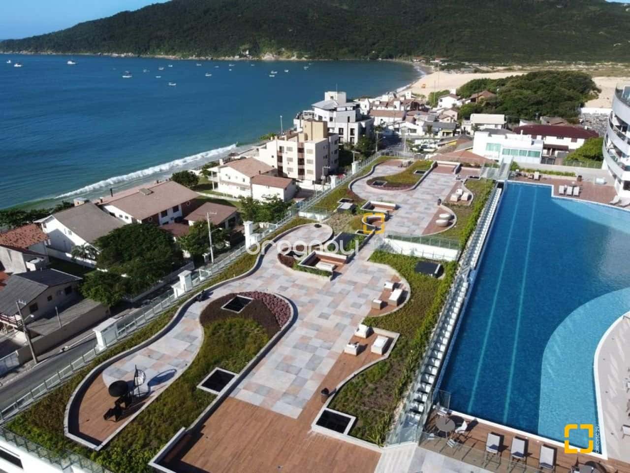BROGNOLI VENDE- Cobertura com 03 suítes e jacuzzi vista mar em Condomínio Clube — foto principal