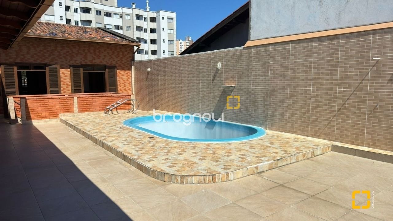 Casa à venda em Barreiros, São José/SC — foto principal