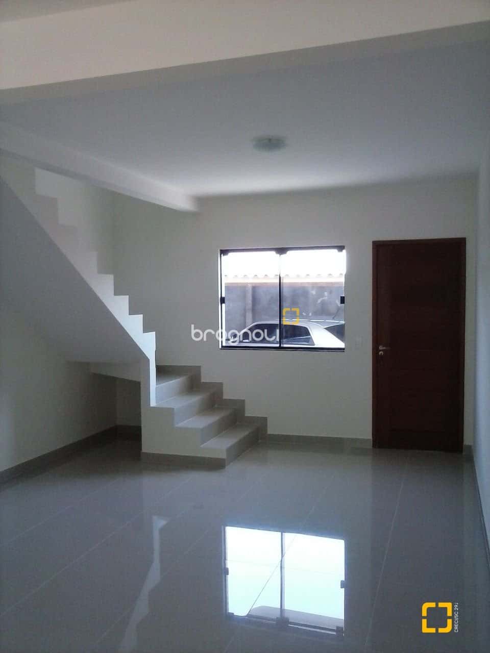 Apartamento duplex em um condomínio. — foto principal