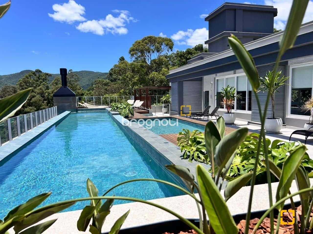 Apartamento alto padrão, com 3 suítes, vista panorâmica, no bairro João Paulo, Florianópolis — foto principal