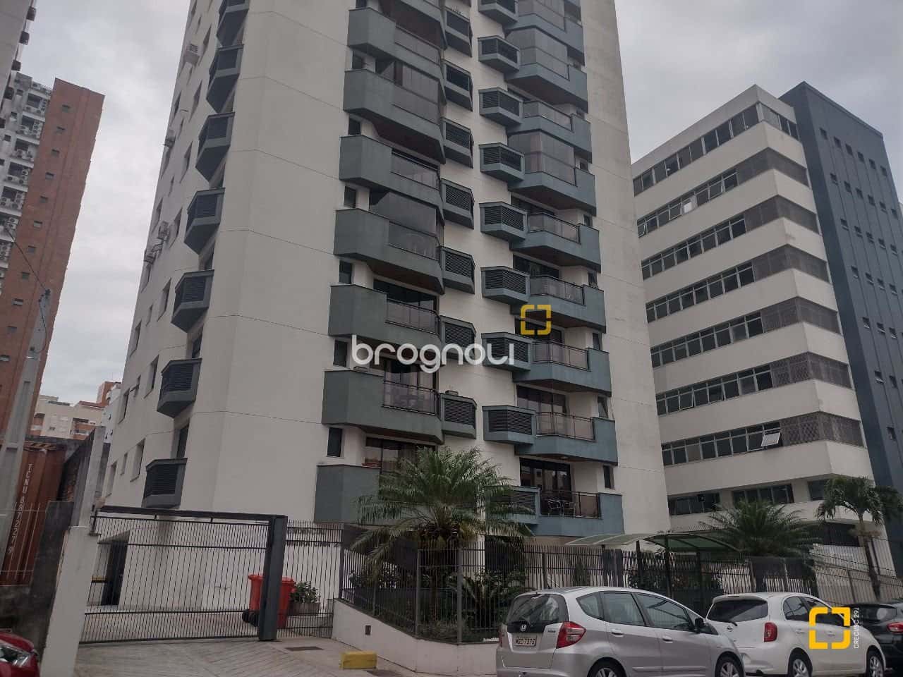 Apartamento no Centro de Florianópolis, 3 dorm. 2 suítes, 02 gar. — foto principal