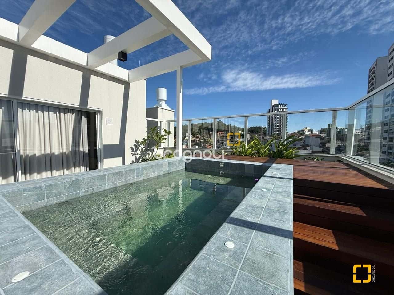 Apartamento novo com vista mar, 66 m², 2 dormitórios, 1 suíte, na Agronômica — foto principal