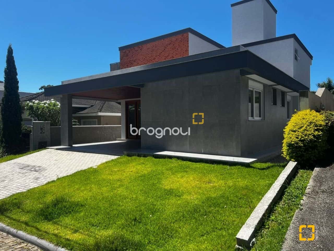 Casa Pronta para Morar 4 quartos sendo 4 Suítes / 220m2 / Acabamentos de Alto Padrão e Infraestrutura Completa! — foto principal