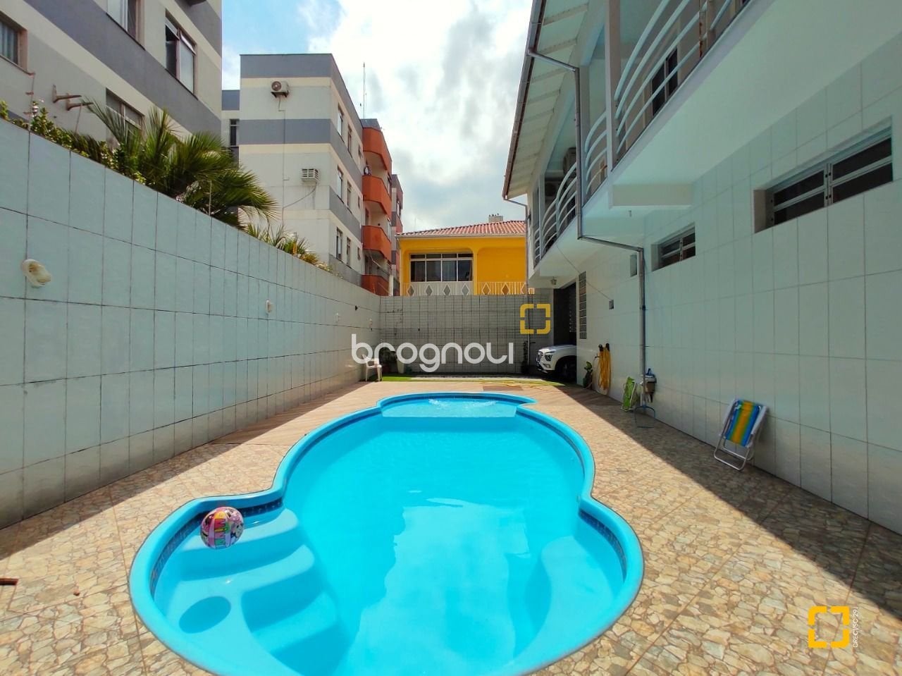 Casa à venda em Praia Comprida, São José/SC — foto principal