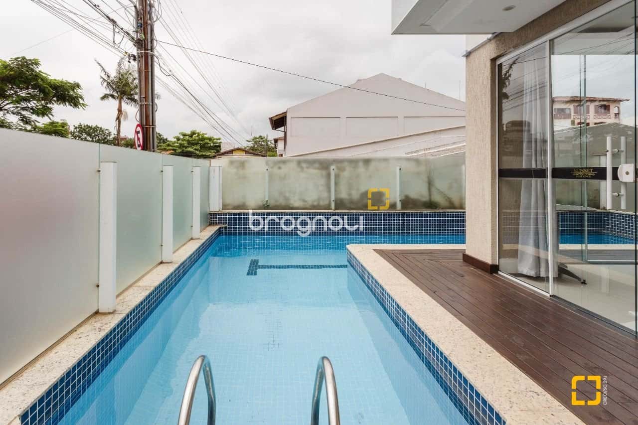 BROGNOLI VENDE- Cobertura com 2 dormitórios à venda em Canasvieiras — foto principal