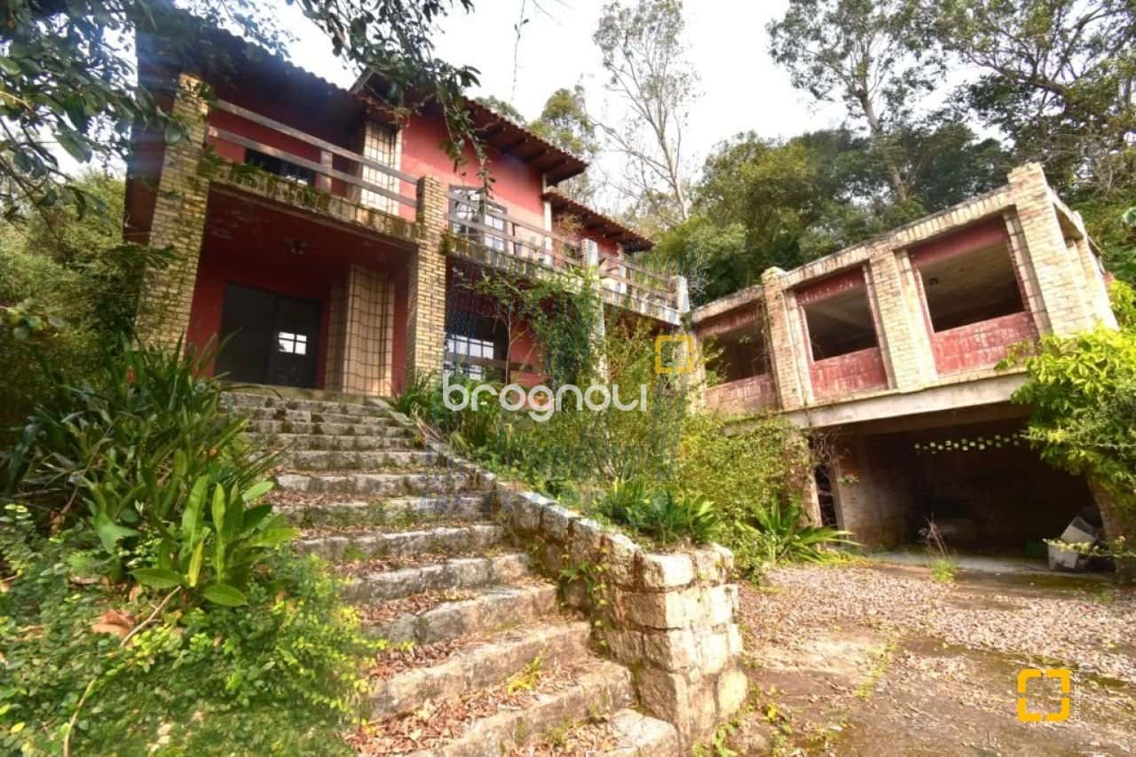 BROGNOLI VENDE- Casa com vista mar em Sambaqui — foto principal