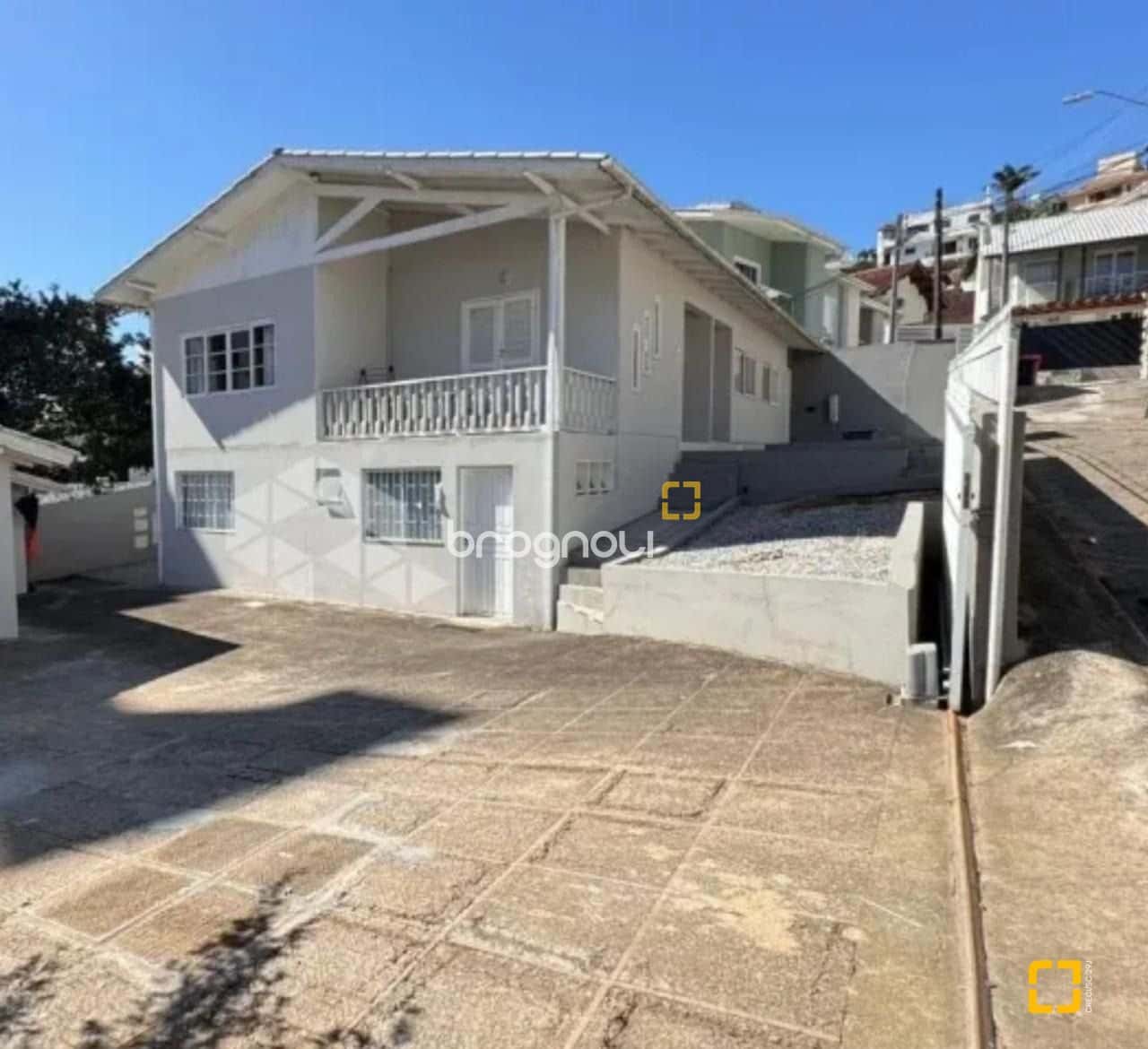 Casa à venda Carvoeira - Ideal para República ou Investimento a poucos metros da universidade — foto principal