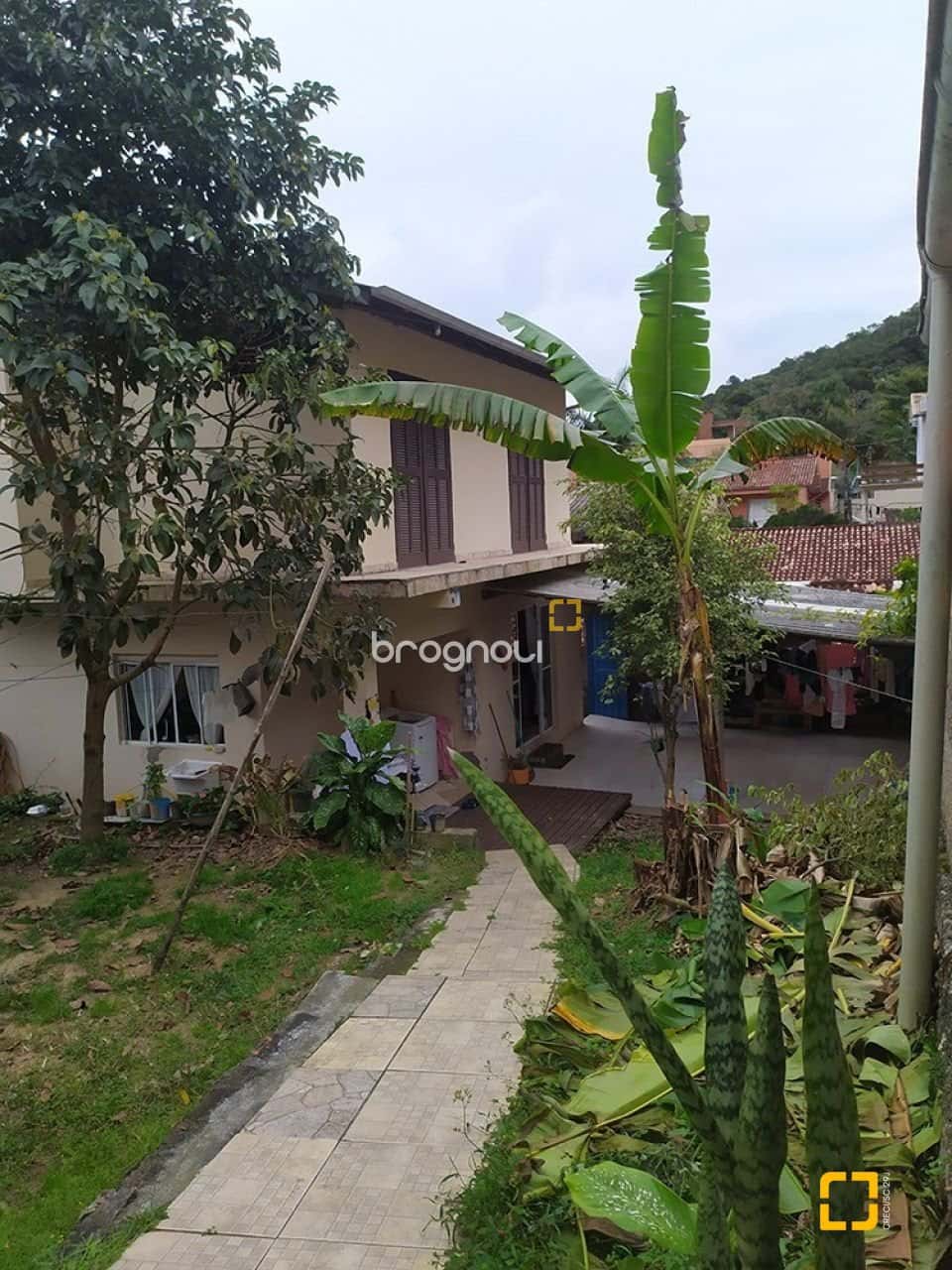 BROGNOLI VENDE - CASA RESIDENCIAL NO BAIRRO DE SAMBAQUI — foto principal