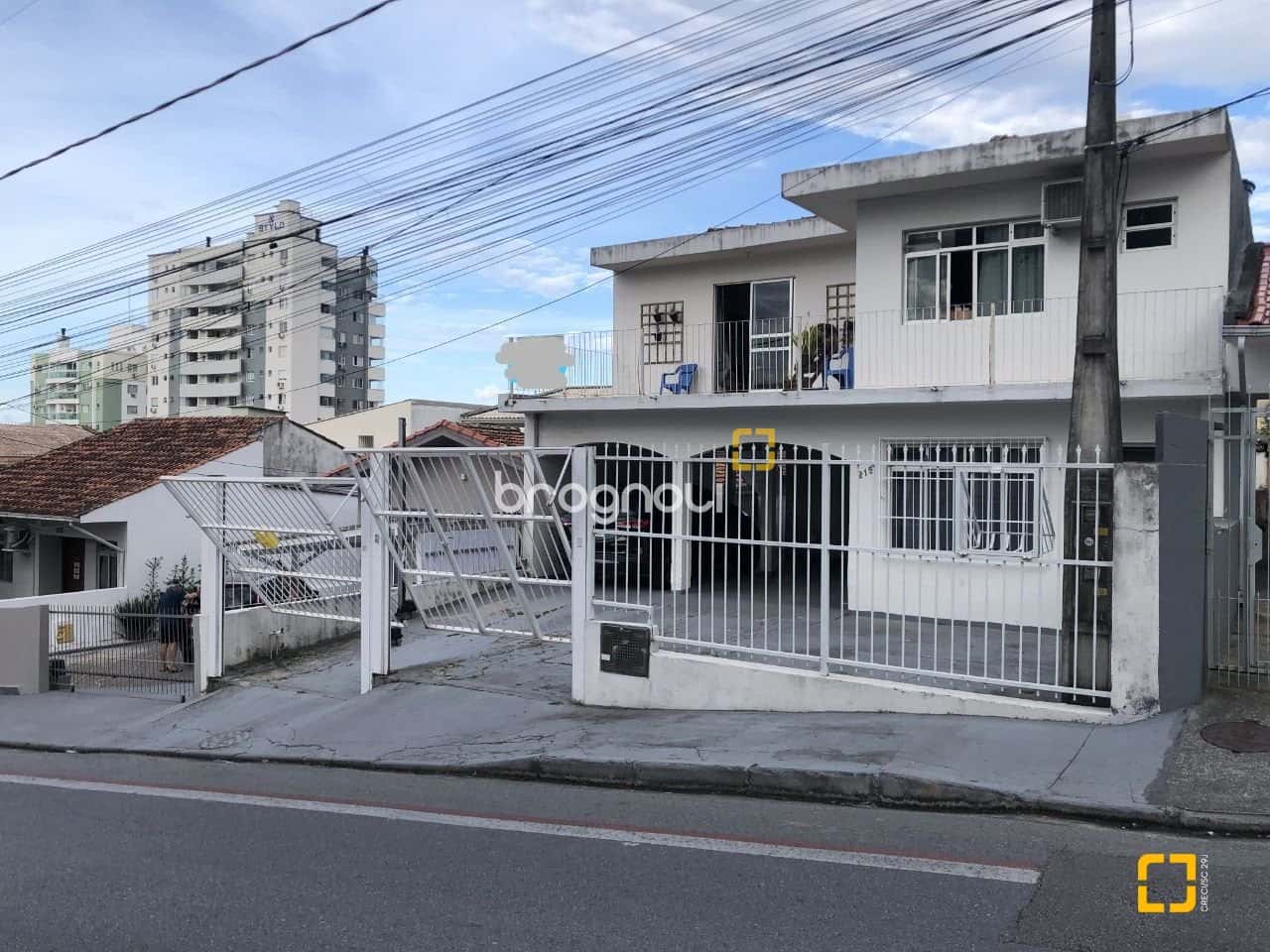 Vendo casa no coração de Barreiros em São José — foto principal