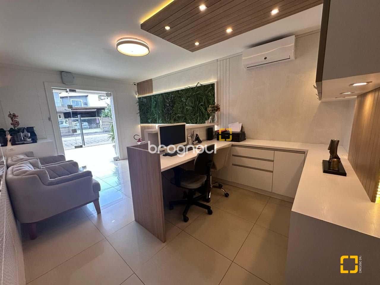 Casa com 4 dormitórios sendo 2 suítes no bairro Ponte de Imaruim — foto principal