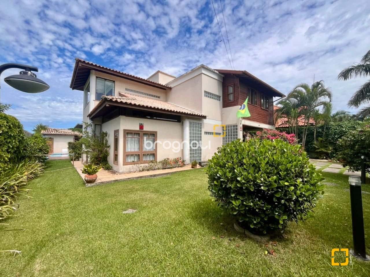 Casa financiável à venda a 300m da praia no Campeche — foto principal