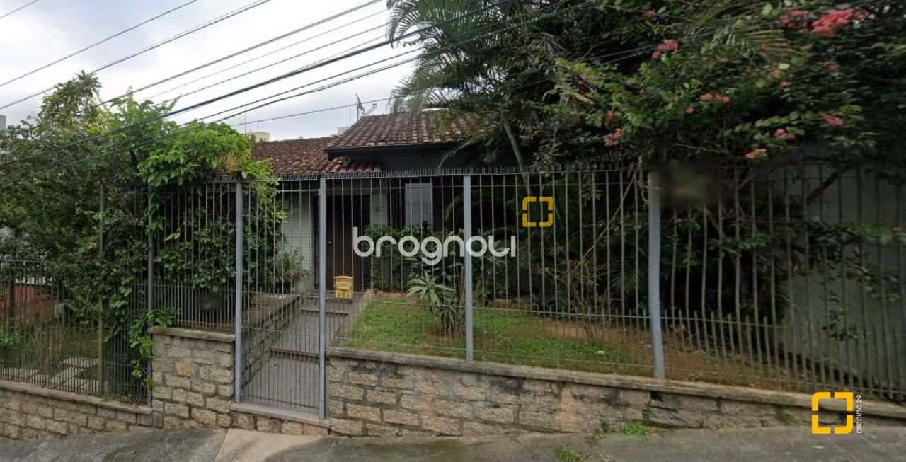 Casa com 5 dormitórios no bairro Carvoeira — foto principal