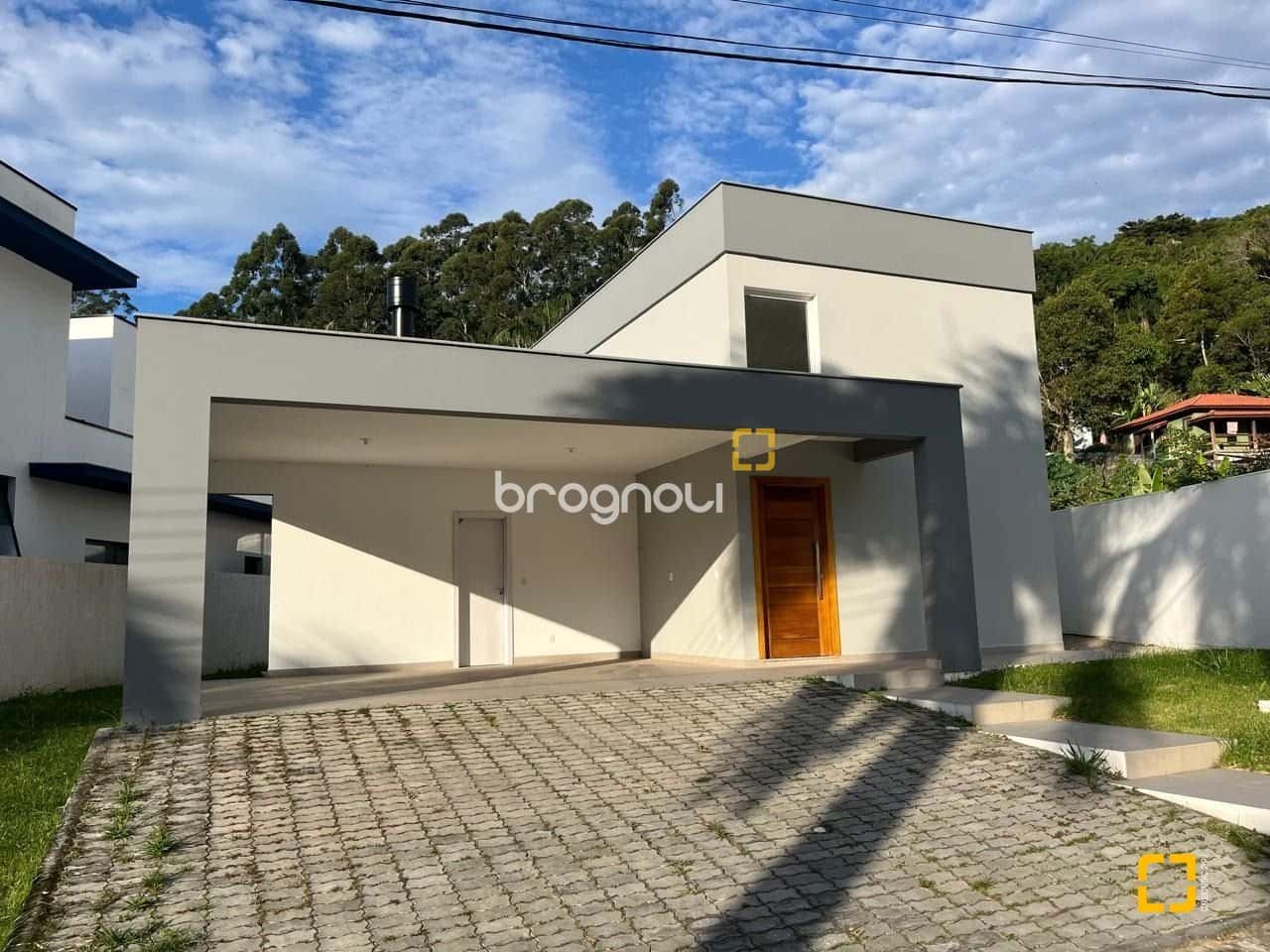 Sobrado à venda em condominio fechado na Cachoeira do Bom Jesus, Florianópolis SC — foto principal