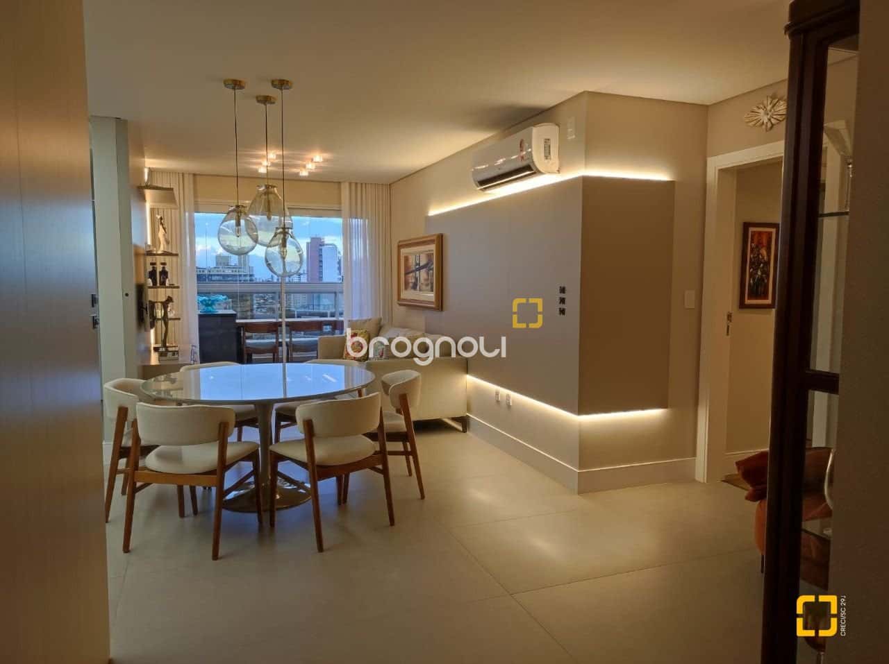 Apartamento à venda com 3 suítes, 2 vagas e hobby box no Kobrasol, São José — foto principal