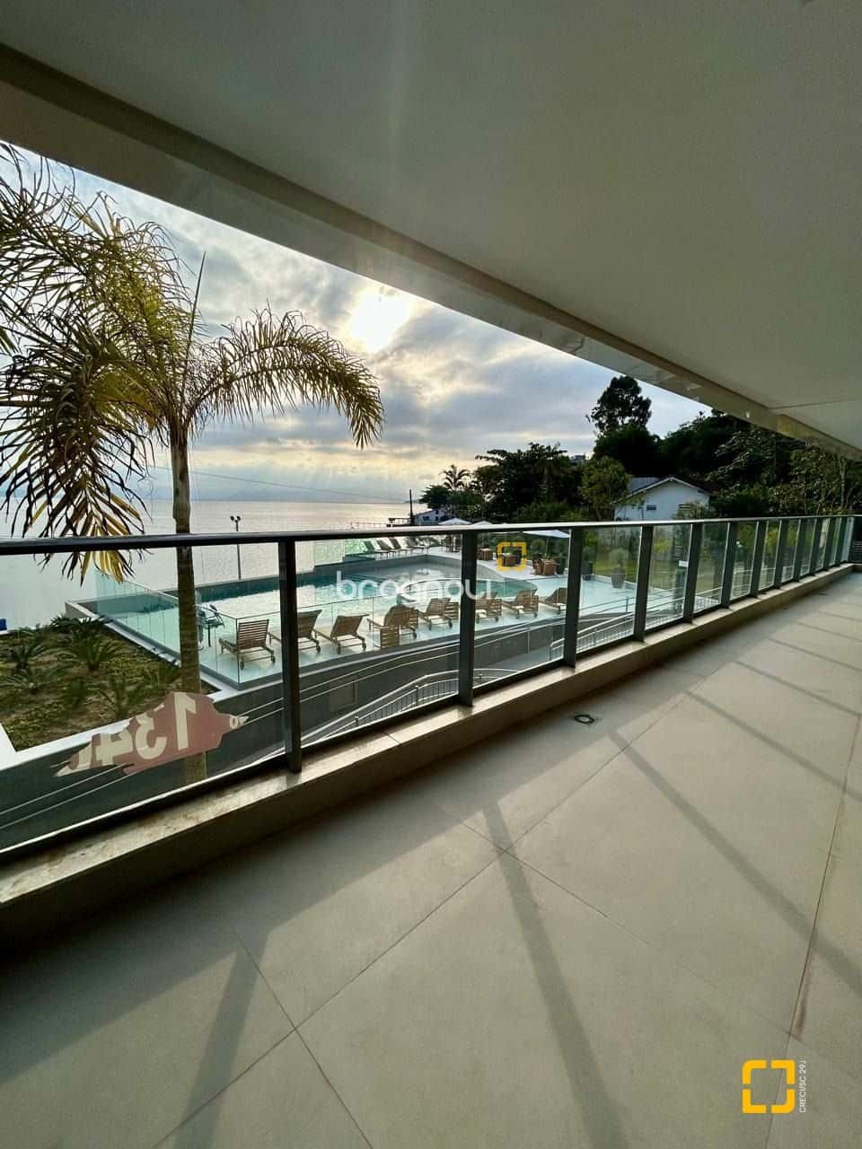 Apartamento 3 Suítes Cacupé — foto principal
