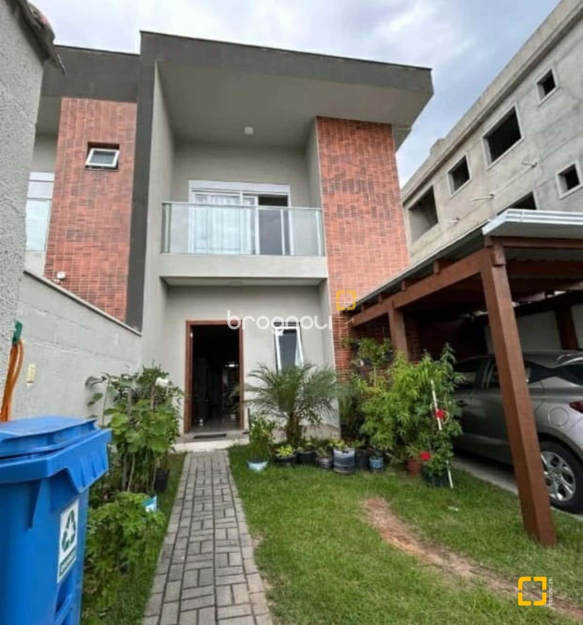 Casa com 3 dormitórios nos Ingleses — foto principal