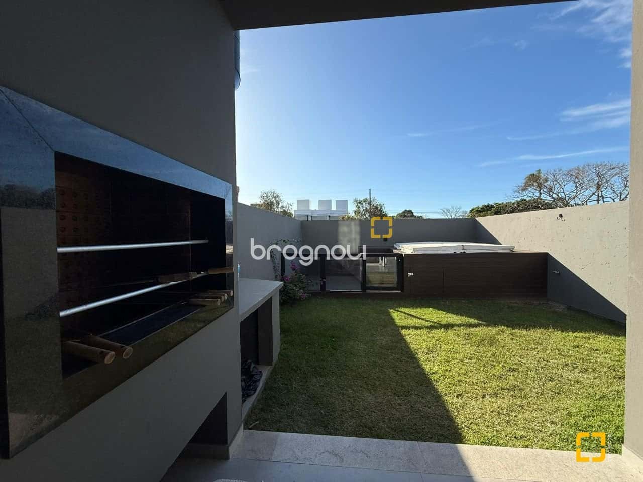 Casa Residencial - Cachoeira Do Bom Jesus, Florianópolis — foto principal