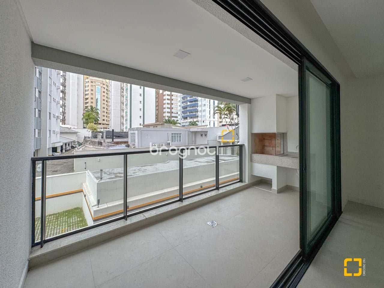 Apartamento 3 quartos, 1 suíte, 2 vagas, Hobby Box e lazer completo no Centro/Florianópolis — foto principal