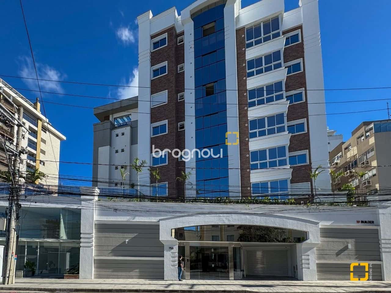Loja a venda - Mezanino - 1 vaga - Na Avenida Lauro Linhares - Bairro Trindade - Florianópolis SC — foto principal