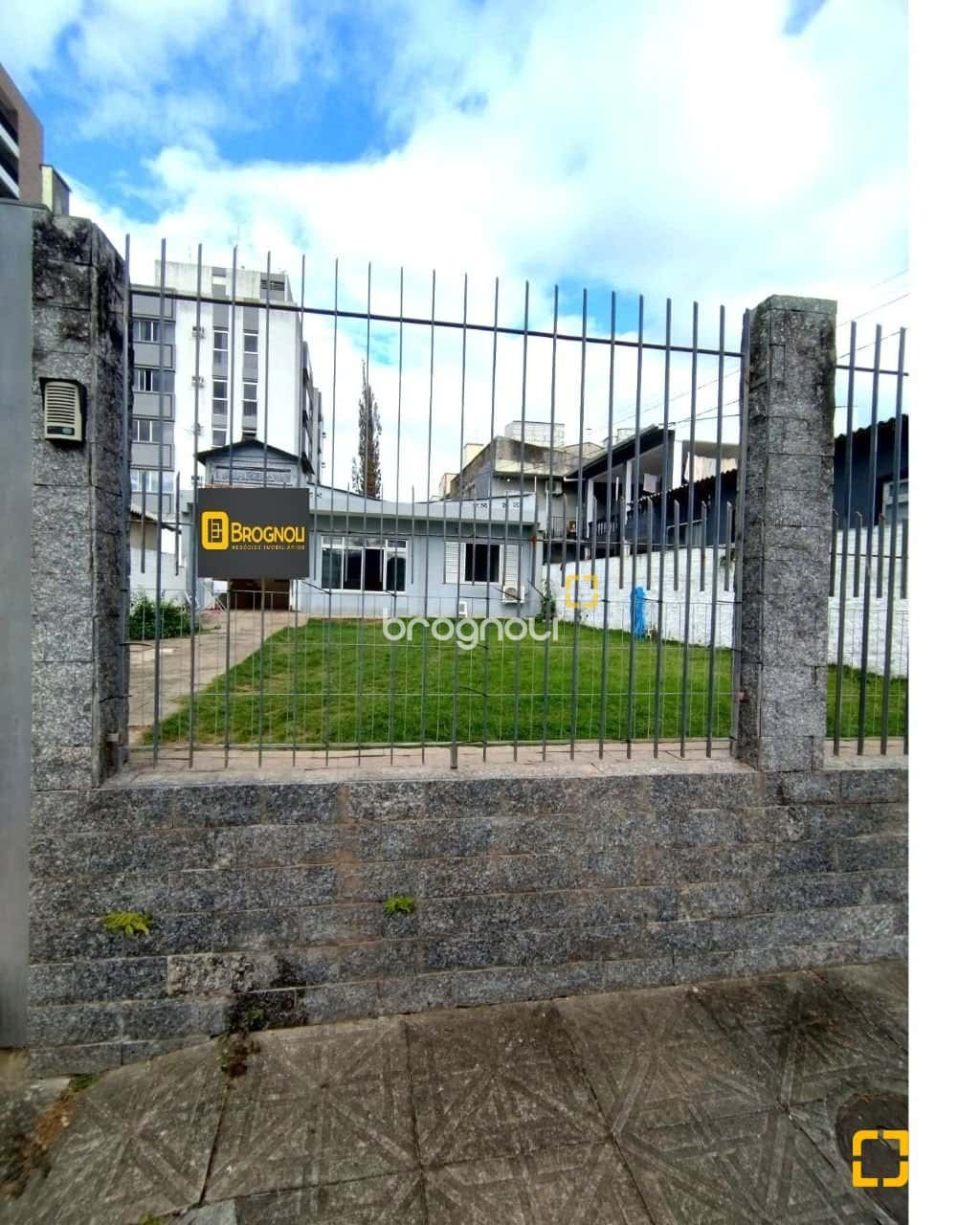 Casa à venda com 3 quartos no bairro Canto em Florianópolis-SC. — foto principal