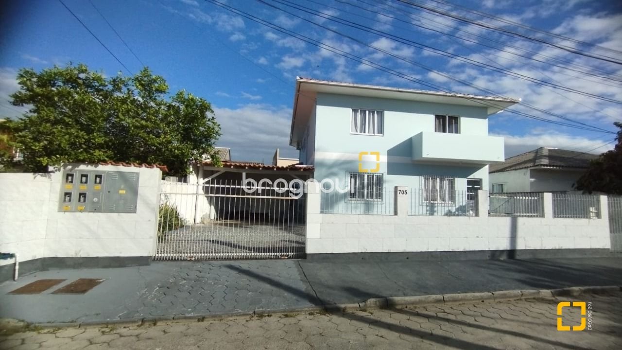 Casa à venda em Carianos, Florianópolis/SC — foto principal