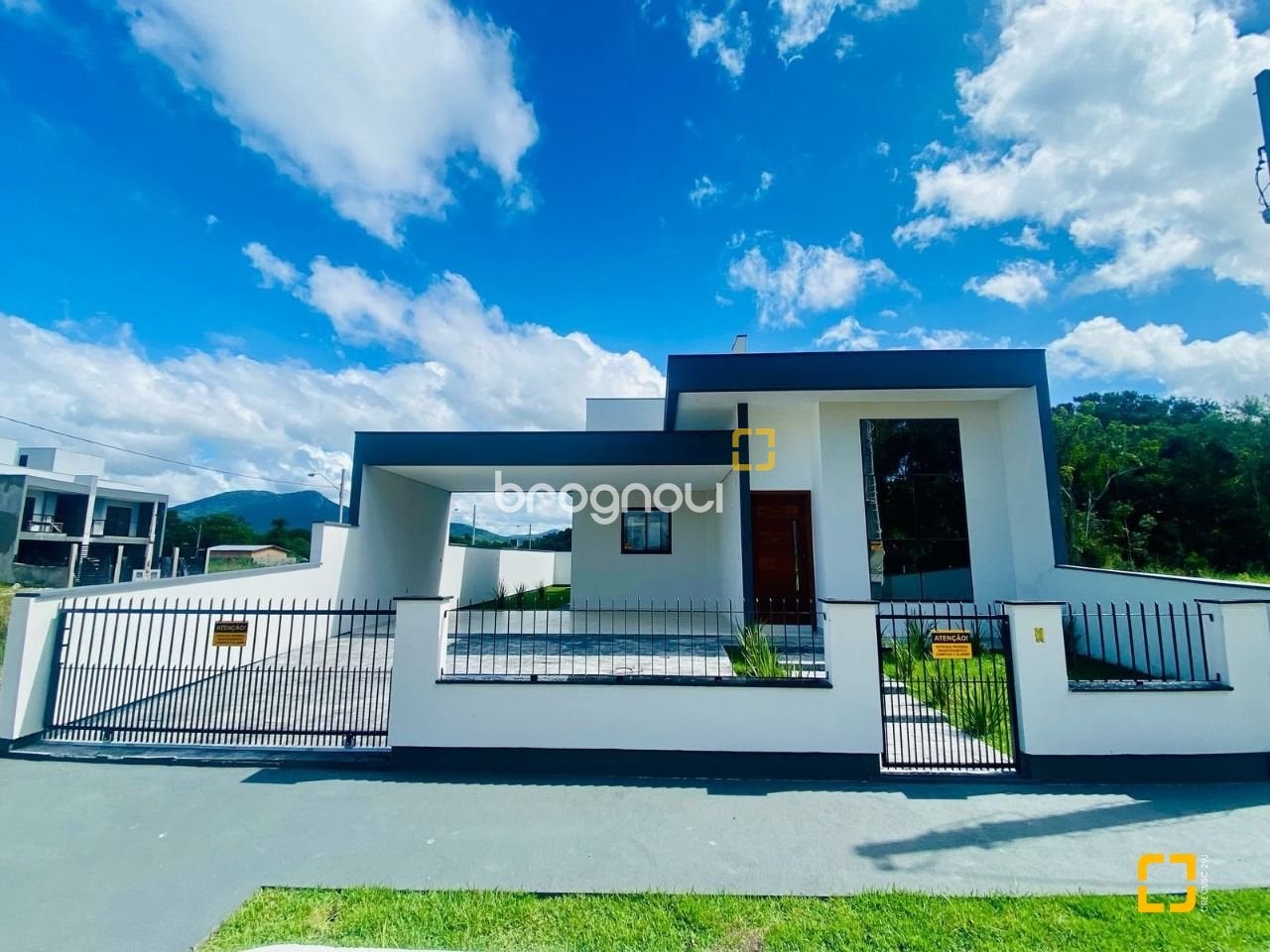 Casa à venda em Sertão do Maruim, São José/SC — foto principal