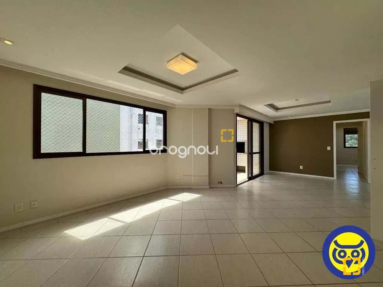 Apto com 2 dormitórios(Suíte) - Sacada com Churrasqueira - Centro - Fpolis SC — foto principal
