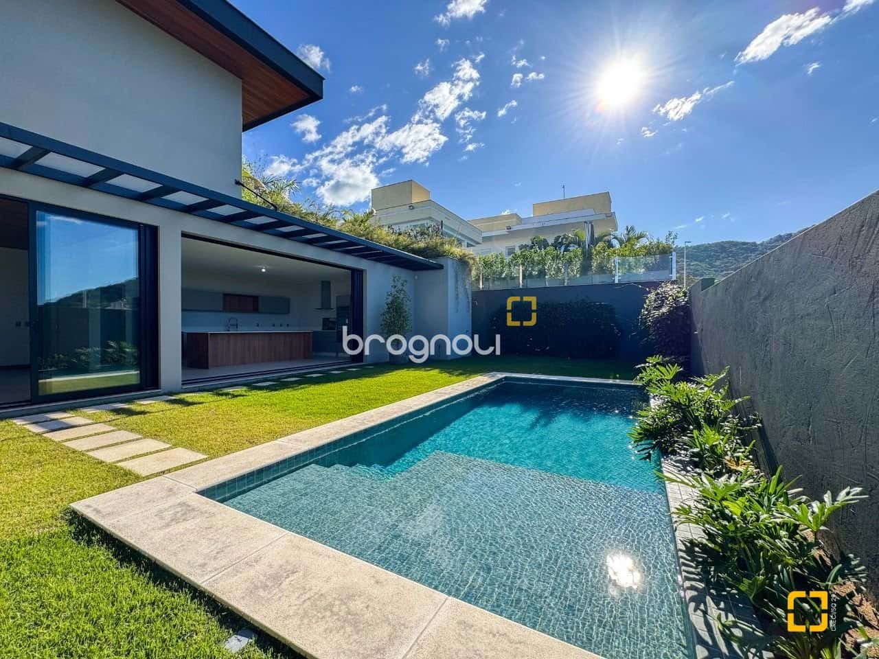 Casa de Altíssimo Padrão no Condomínio Marina Philippi - Lagoa da Conceição, Florianópolis / SC — foto principal