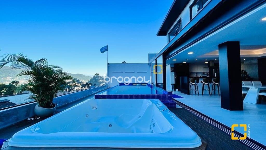 Casa à venda em Trindade, Florianópolis/SC — foto principal