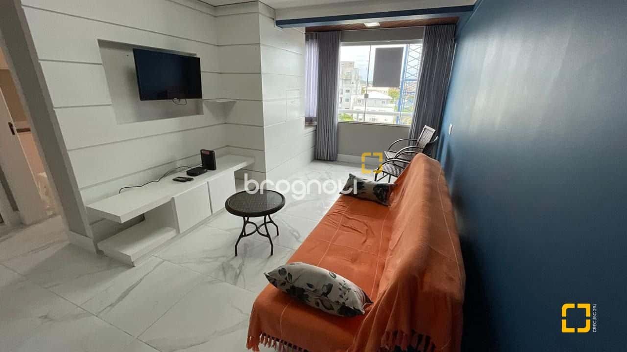 Cobertura no centrinho dos Ingleses, próximo ao comércio, restaurantes e a 200m da praia. — foto principal