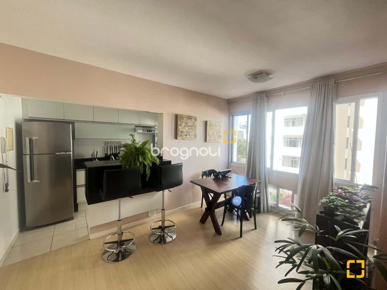 Apartamento a Venda de 1 Quarto no Centro da Cidade - Bairro Centro Florianópolis SC — foto principal