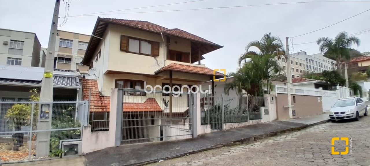 Casa na Trindade 4 Quartos com 3 Suites Financiável com Garagem — foto principal