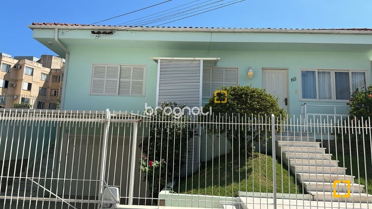 Casa à venda em Capoeiras, Florianópolis/SC — foto principal