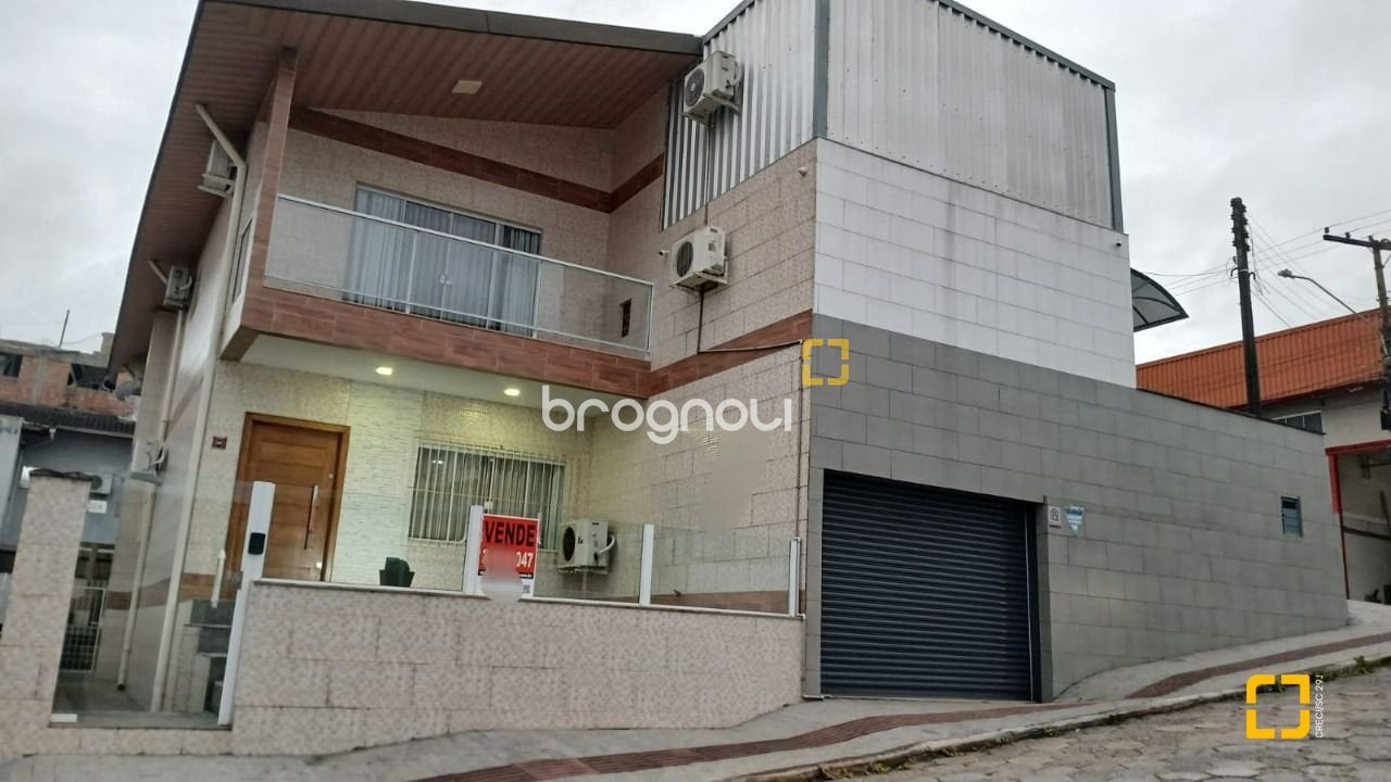 Casa à venda em Barreiros, São José/SC — foto principal
