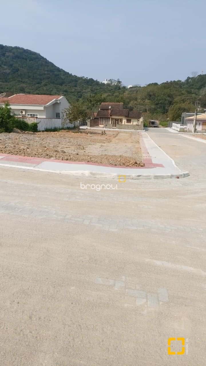 Terreno com 360 metros quadrados com escritura pública em Potecas , São José / SC — foto principal