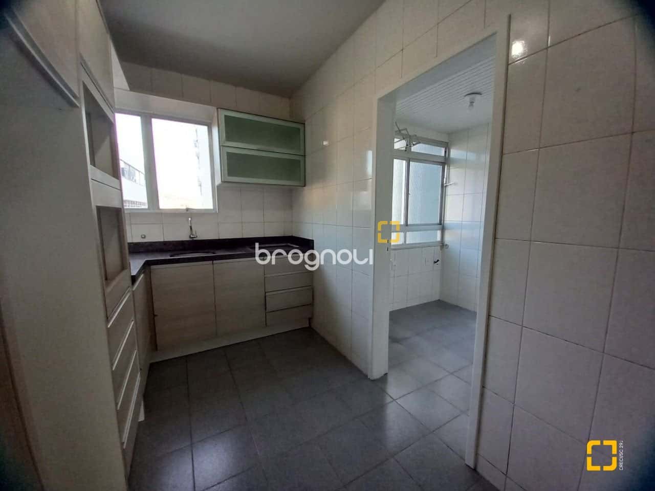 Apartamento 2 dormitórios mais dependência completa, 1 vaga - Centro - Fpolis - SC — foto principal