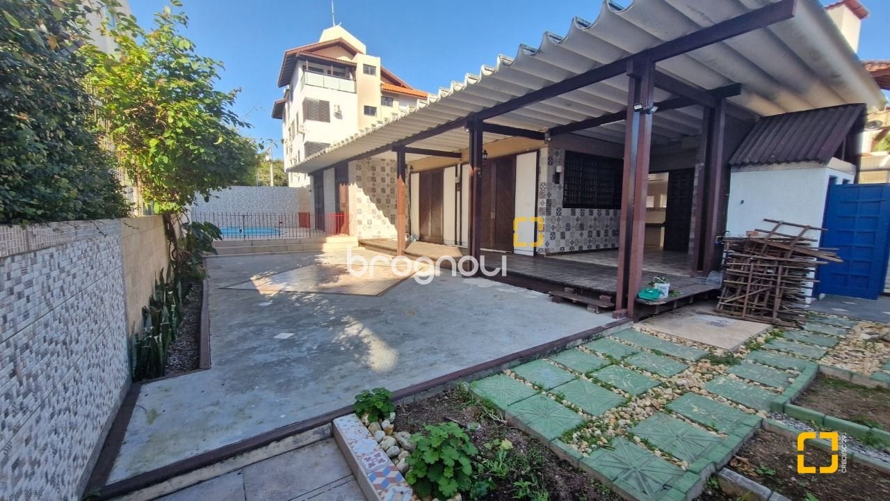 Casa à venda em Canasvieiras, Florianópolis/SC — foto principal